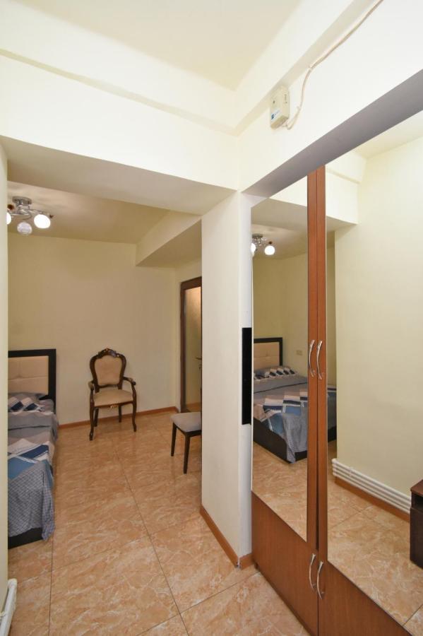A&X Hostel And Tours Jereván Kültér fotó