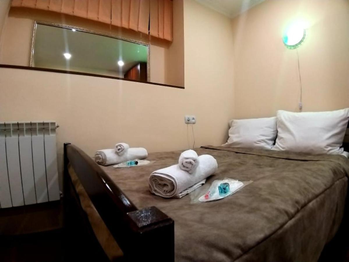 A&X Hostel And Tours Jereván Kültér fotó